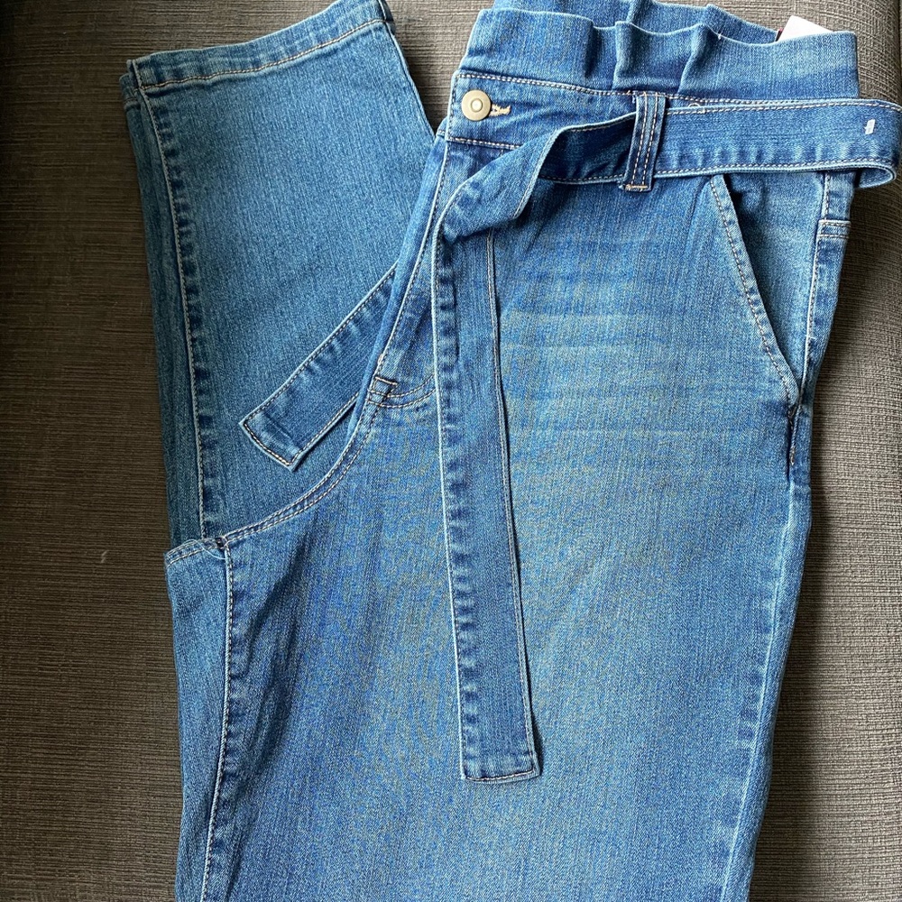 NWT paper bag waist jeans with belt and stretch